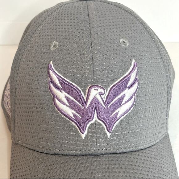 NHL Washington Capitals Gray Purple Hockey Fights Cancer Fitted Flex Hat S/M - Picture 2 of 11